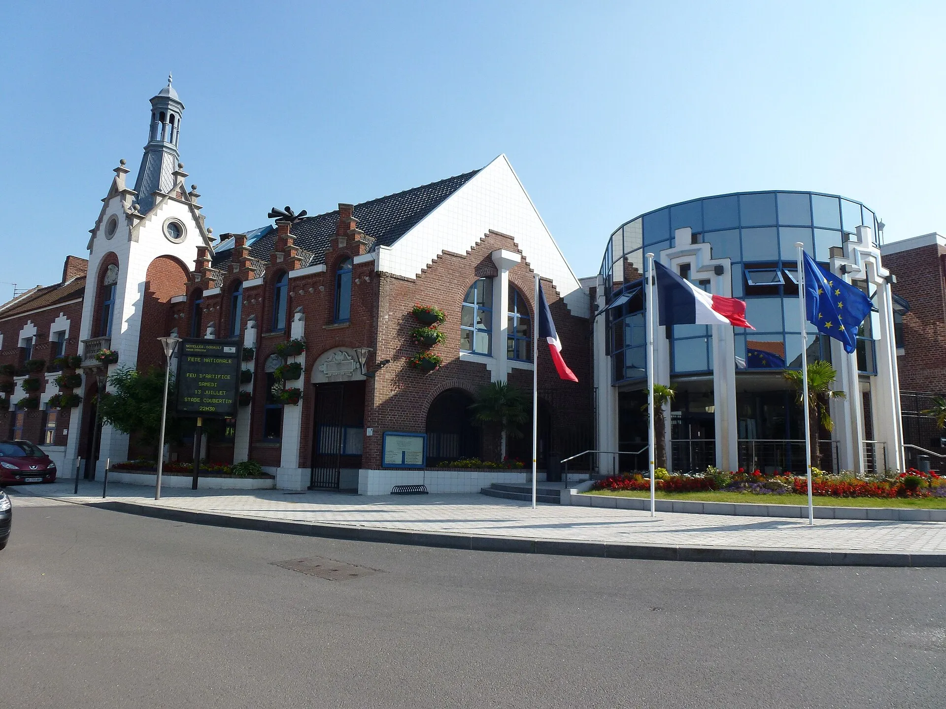 La mairie de Noyelles-Godault, commune voisine d'Hénin-Beaumont