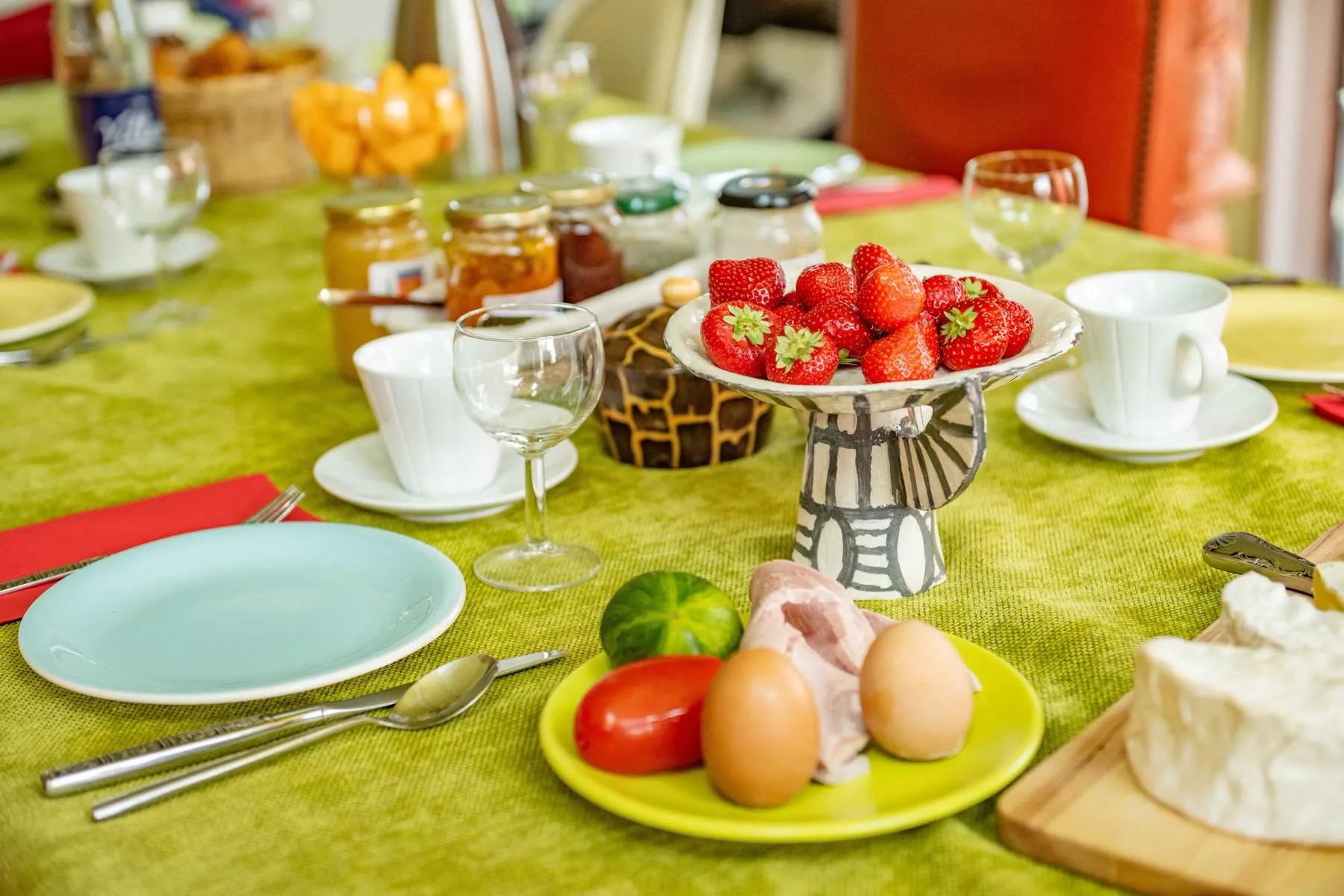 Petit-déjeuner servi dans les chambres d'hôtes familiales à Merlimont